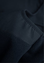 Lade das Bild in den Galerie-Viewer, Premium Unisex Weste Highland mit Logostickerei ton in ton