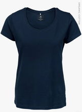 Lade das Bild in den Galerie-Viewer, Premium Damen Piquee T-Shirt mit Logostickerei ton in ton
