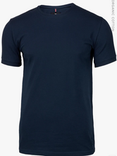 Charger l&#39;image dans la galerie, Premium Herren Piquee T-Shirt mit Logostickerei ton in ton
