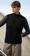 Charger l&#39;image dans la galerie, Premium Unisex Weste Highland mit Logostickerei ton in ton
