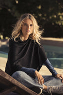 Poncho avec motif brodé